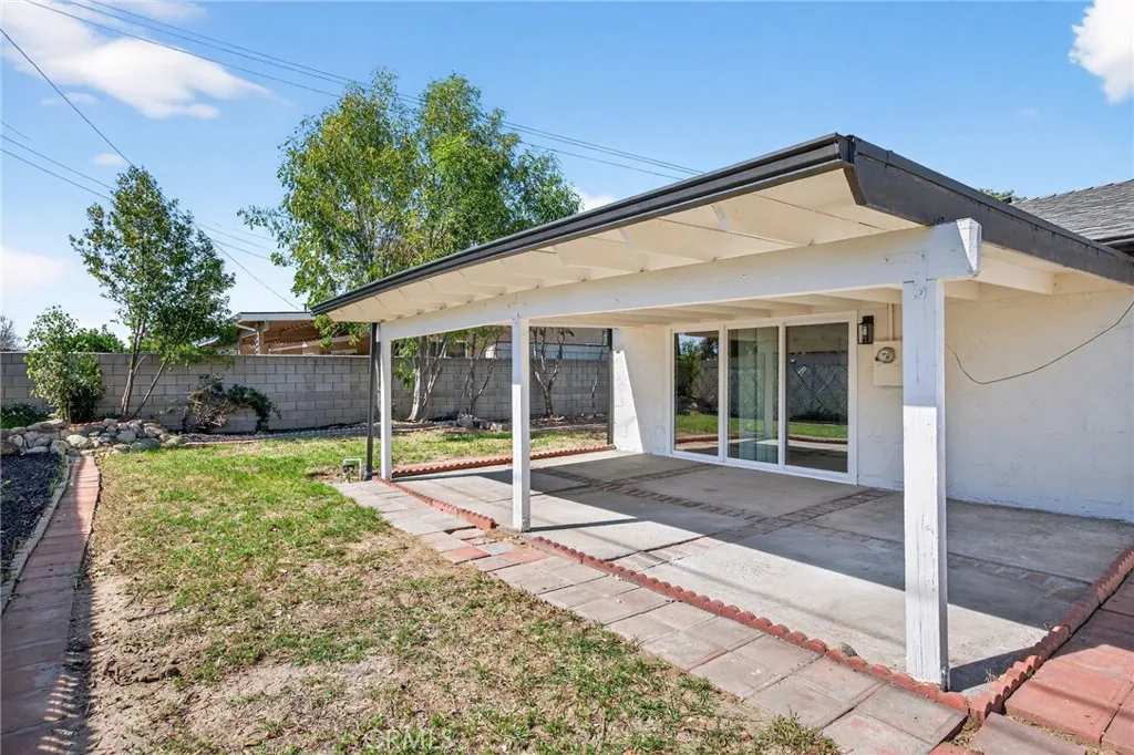 1420 Felicita Court, Upland, California 91786 home-pic-38