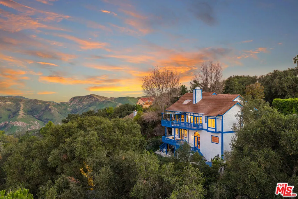 20675 Medley Lane, Topanga, California 90290 home-pic-1