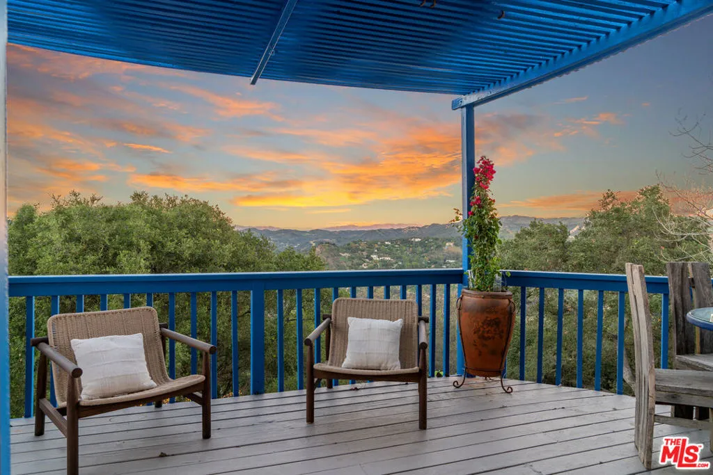 20675 Medley Lane, Topanga, California 90290 home-pic-2