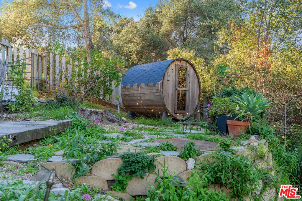 20675 Medley Lane, Topanga, California 90290 home-pic-44