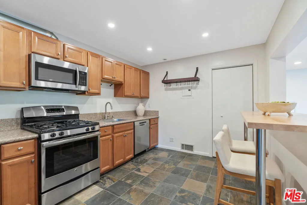 20675 Medley Lane, Topanga, California 90290 home-pic-30