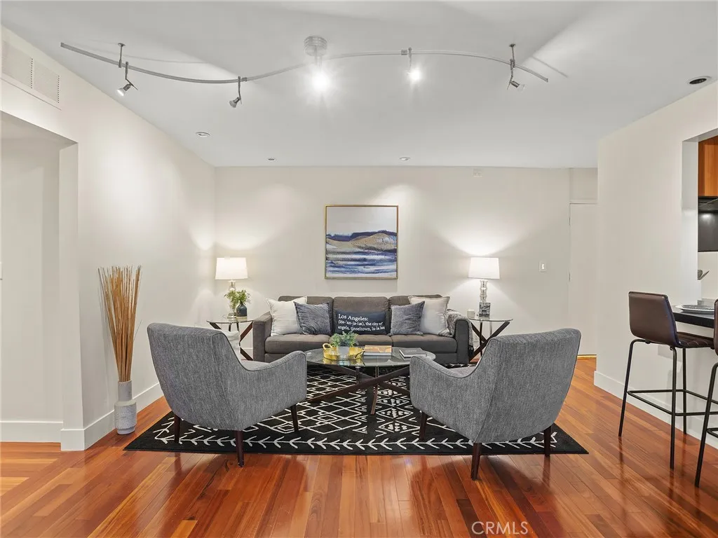 1410 S Bentley Avenue 103, Westwood Century City, California 90025 home-pic-14