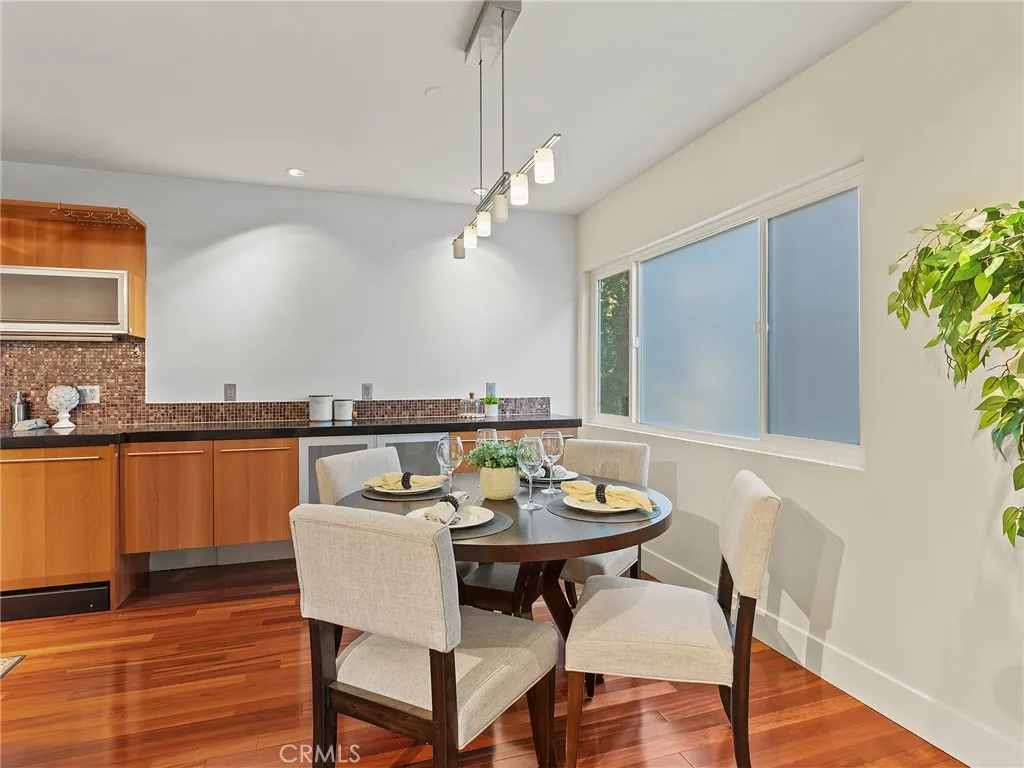 1410 S Bentley Avenue 103, Westwood Century City, California 90025 home-pic-10