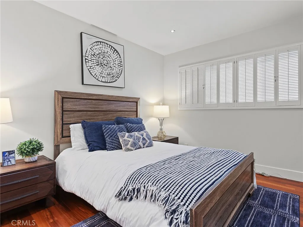 1410 S Bentley Avenue 103, Westwood Century City, California 90025 home-pic-23