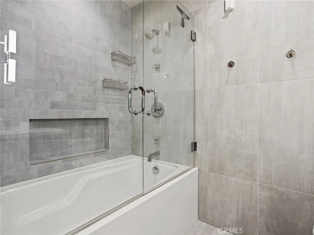 1410 S Bentley Avenue 103, Westwood Century City, California 90025 home-pic-28