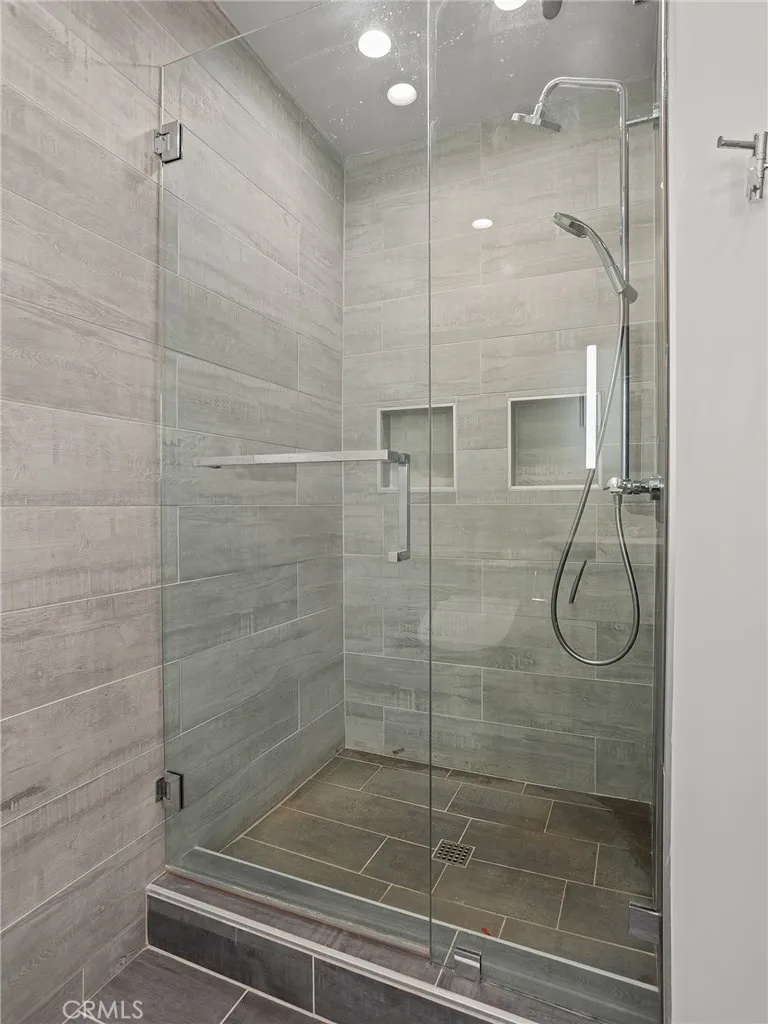 1410 S Bentley Avenue 103, Westwood Century City, California 90025 home-pic-25
