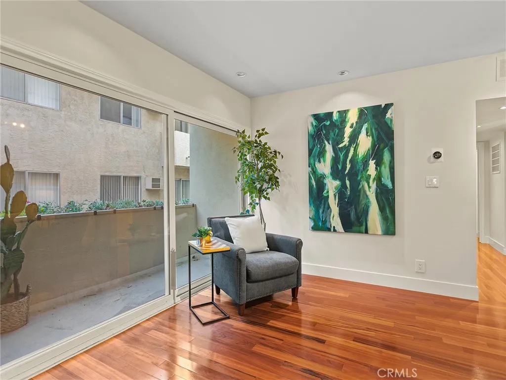 1410 S Bentley Avenue 103, Westwood Century City, California 90025 home-pic-16