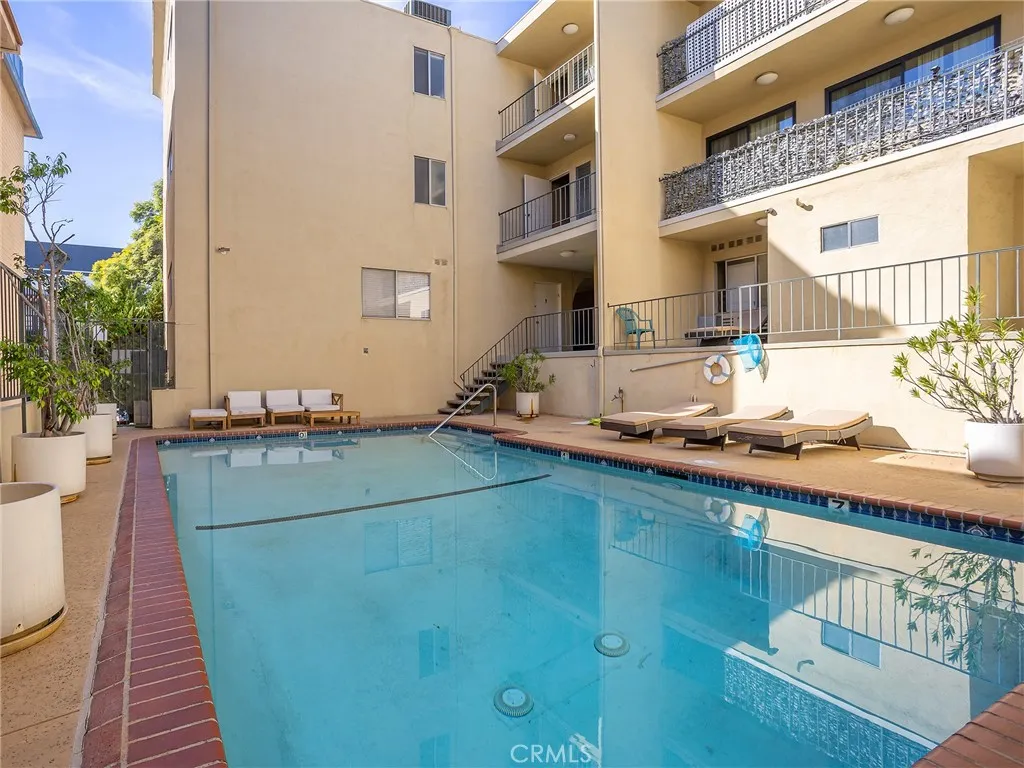 1410 S Bentley Avenue 103, Westwood Century City, California 90025 home-pic-33
