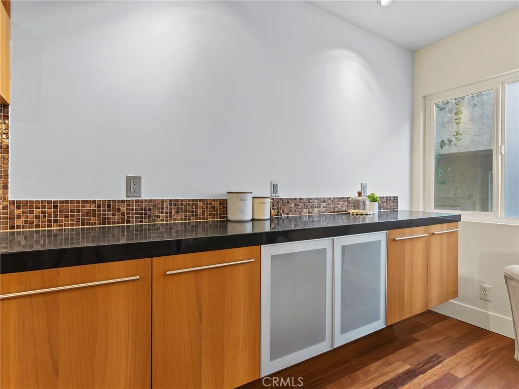 1410 S Bentley Avenue 103, Westwood Century City, California 90025 home-pic-13
