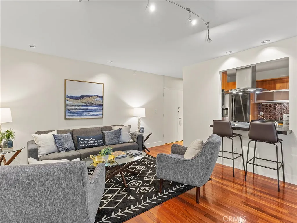 1410 S Bentley Avenue 103, Westwood Century City, California 90025 home-pic-15