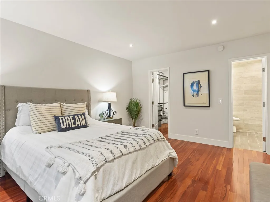 1410 S Bentley Avenue 103, Westwood Century City, California 90025 home-pic-21