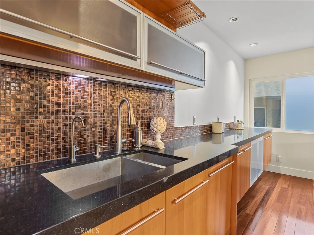 1410 S Bentley Avenue 103, Westwood Century City, California 90025 home-pic-7