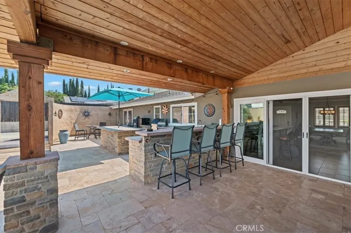 Outdoor Kitchen with seating area