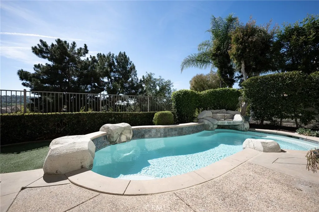 104 Via Plumosa, San Clemente, California 92673 home-pic-4