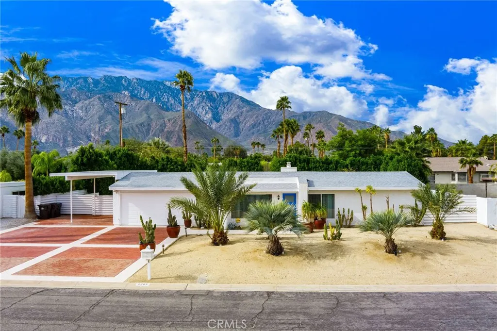 2303 N Magnolia, Palm Springs, California 92262 home-pic-1