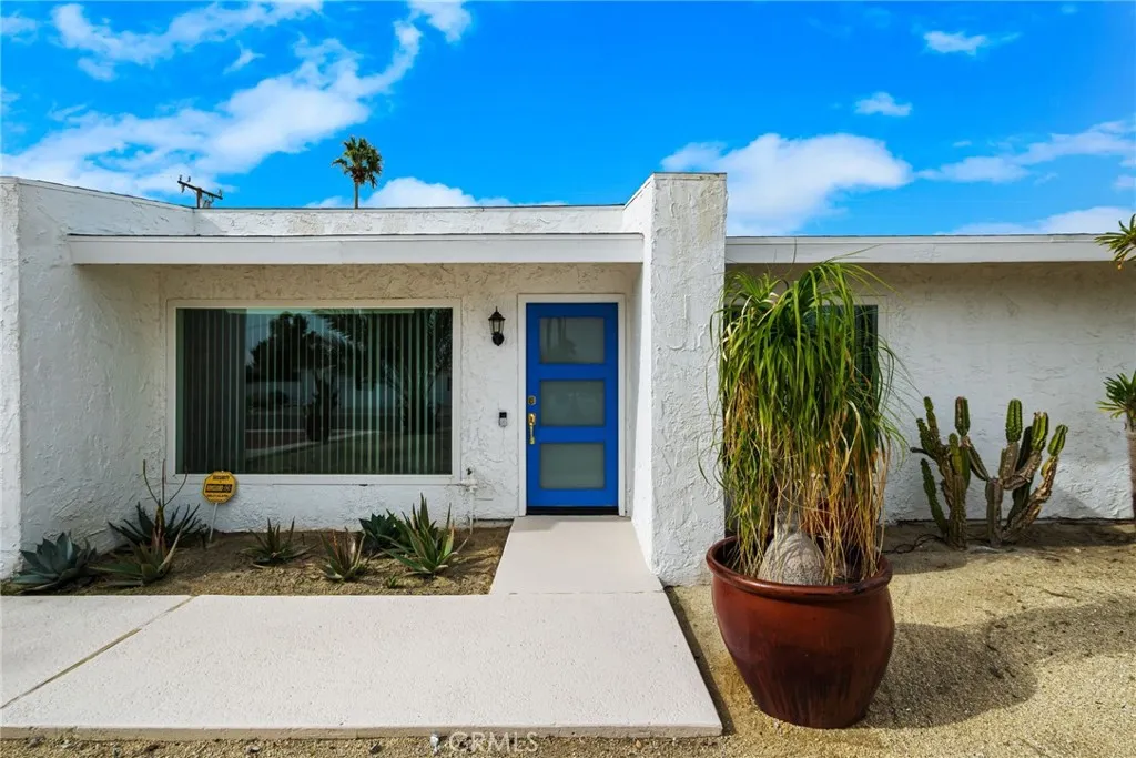 2303 N Magnolia, Palm Springs, California 92262 home-pic-9