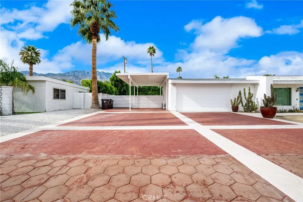 2303 N Magnolia, Palm Springs, California 92262 home-pic-7