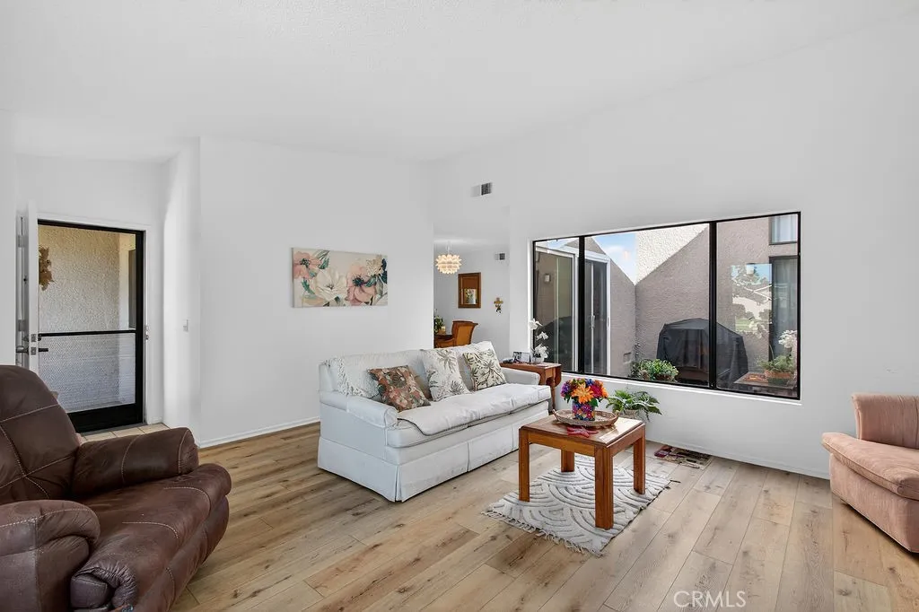 8816 Yuba Circle 1108b, Huntington Beach, California 92646 home-pic-3