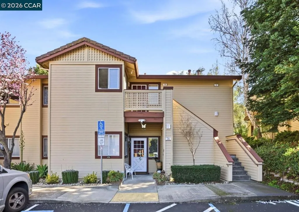139 139 Tuscany Ct, Hercules, California 94547 home-pic-4