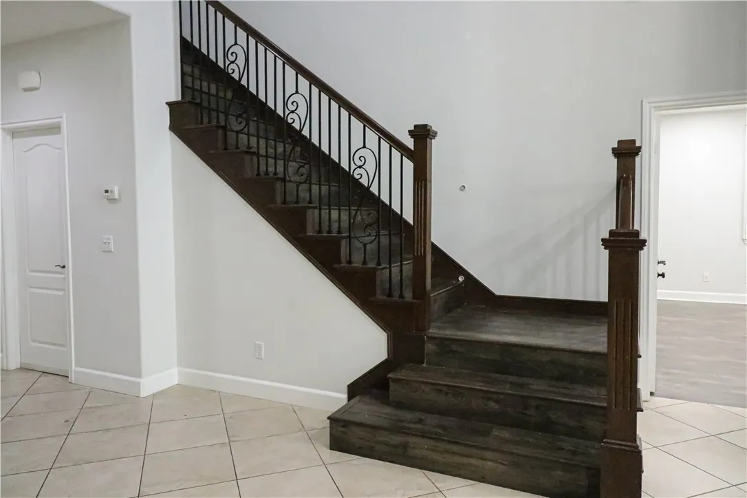 2850 N Stone Pine, Santa Ana, California 92706 home-pic-8