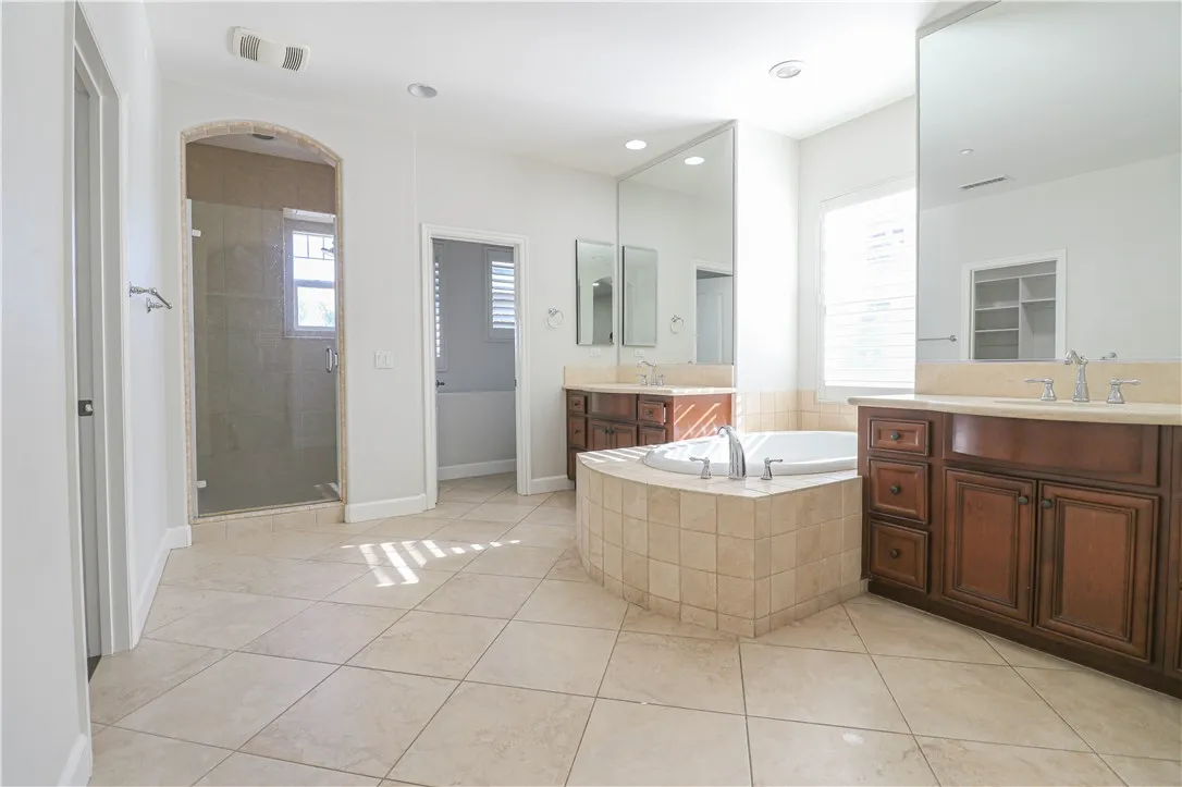 2850 N Stone Pine, Santa Ana, California 92706 home-pic-39