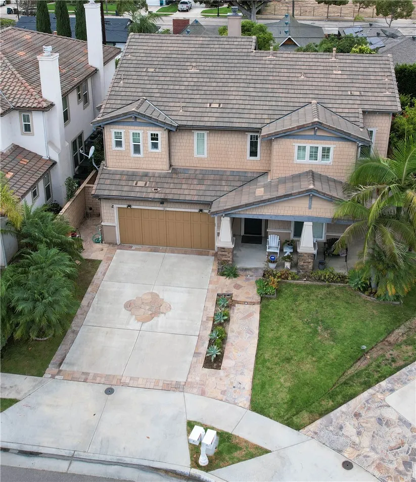 2850 N Stone Pine, Santa Ana, California 92706 home-pic-1