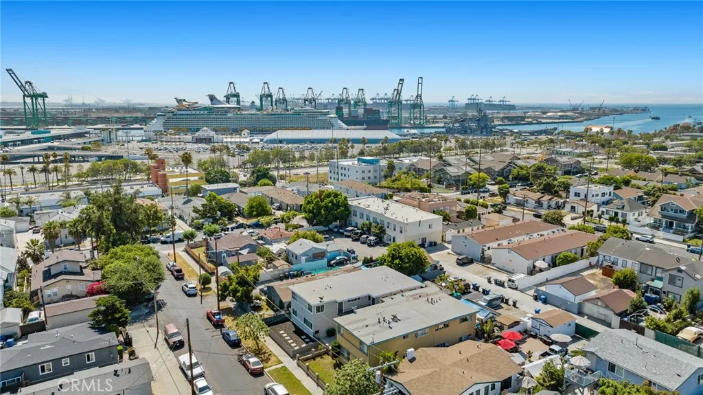 233 W Oliver Street, San Pedro, California 90731 home-pic-9