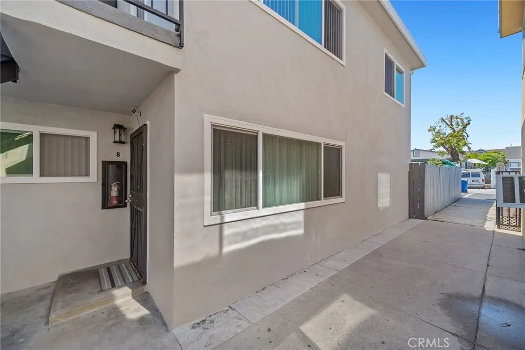 233 W Oliver Street, San Pedro, California 90731 home-pic-4