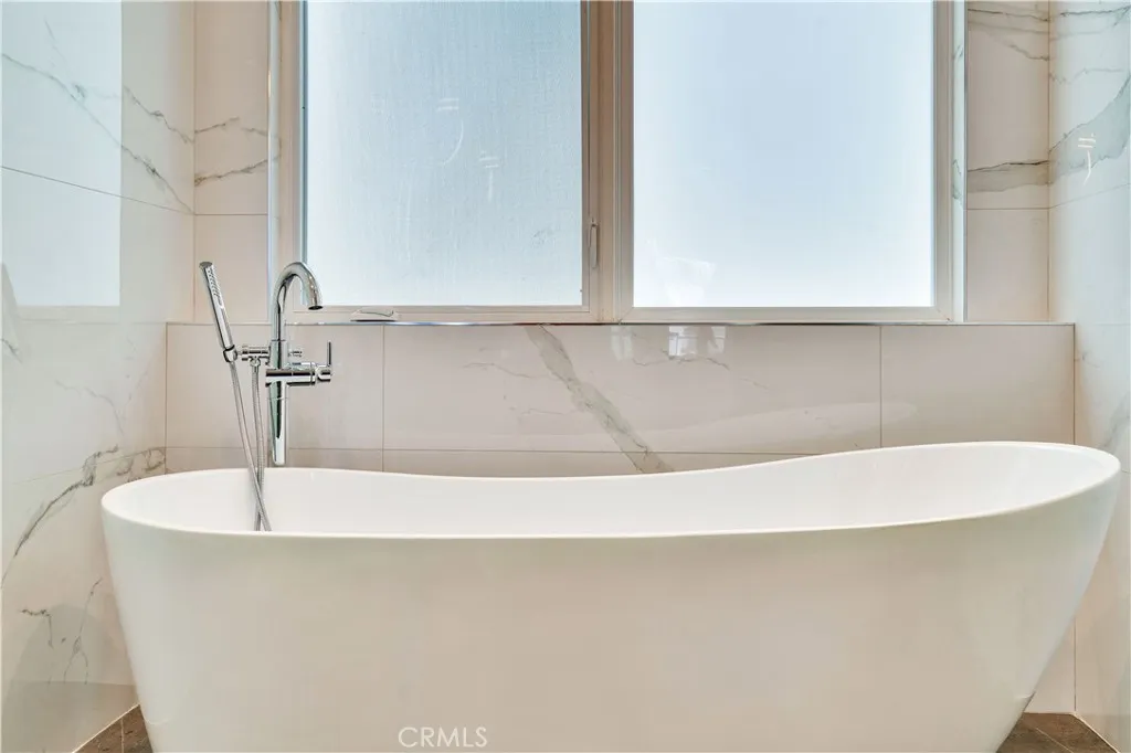 719 1st Place, Hermosa Beach, California 90254 home-pic-45
