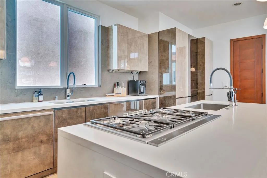 719 1st Place, Hermosa Beach, California 90254 home-pic-25