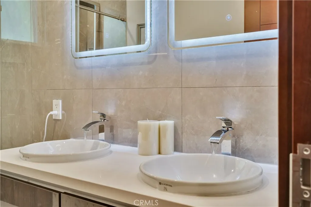 719 1st Place, Hermosa Beach, California 90254 home-pic-40