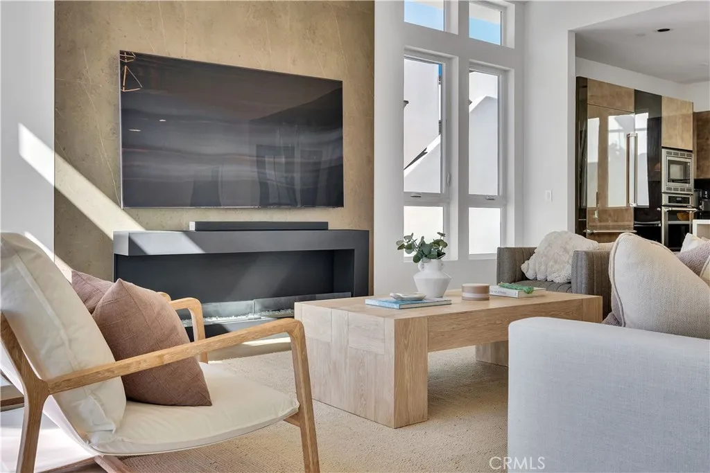 719 1st Place, Hermosa Beach, California 90254 home-pic-1