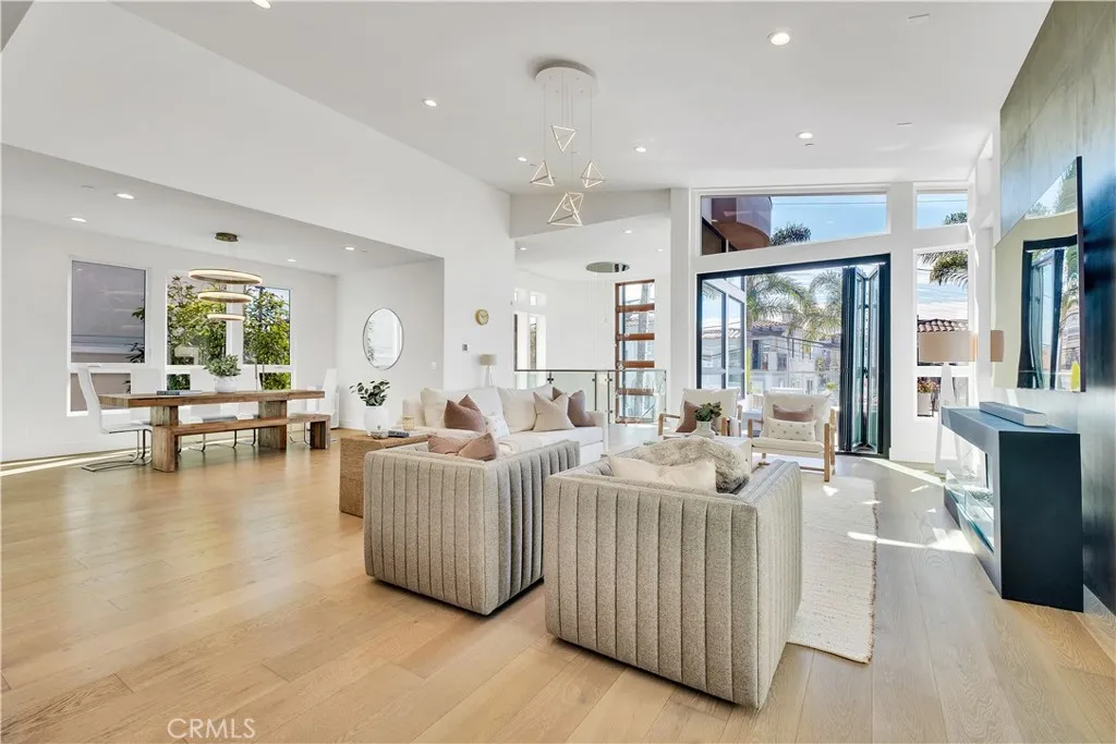 719 1st Place, Hermosa Beach, California 90254 home-pic-3