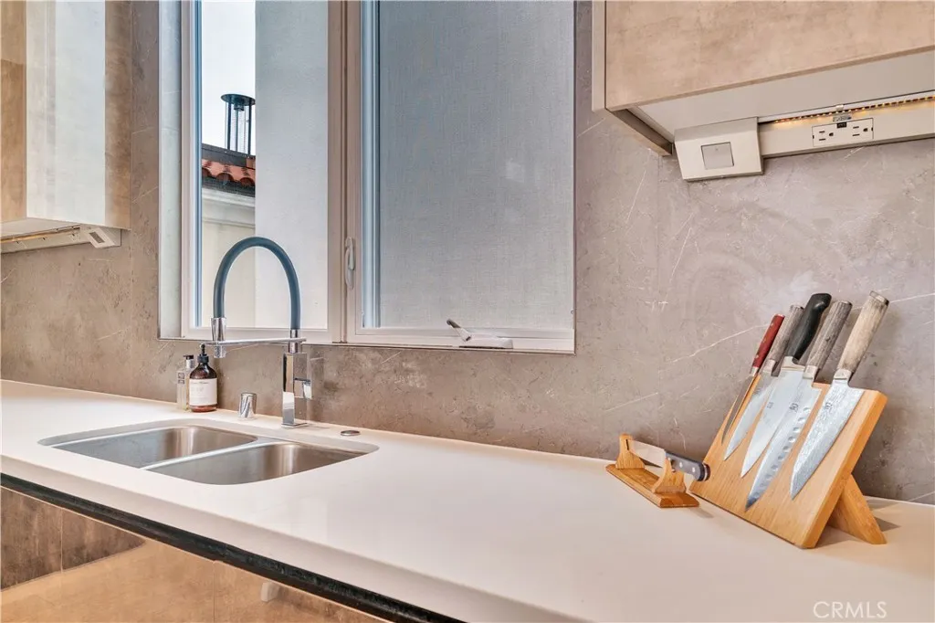719 1st Place, Hermosa Beach, California 90254 home-pic-28