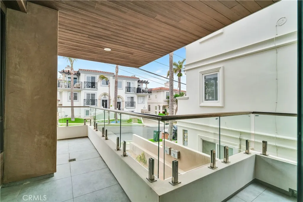 719 1st Place, Hermosa Beach, California 90254 home-pic-55