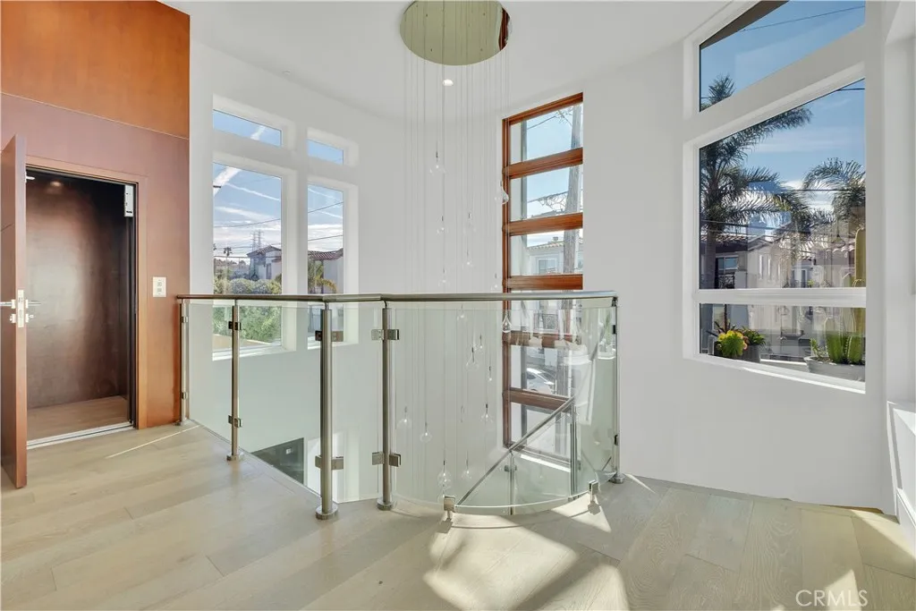 719 1st Place, Hermosa Beach, California 90254 home-pic-32