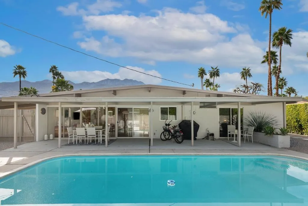282 N Orchid Tree Lane, Palm Springs, California 92262 home-pic-27