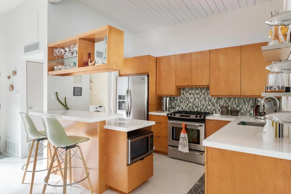 282 N Orchid Tree Lane, Palm Springs, California 92262 home-pic-12