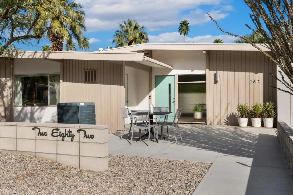 282 N Orchid Tree Lane, Palm Springs, California 92262 home-pic-3