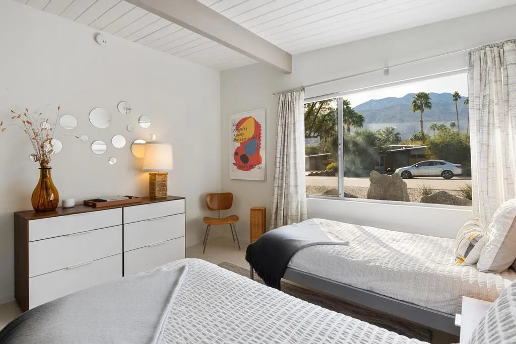 282 N Orchid Tree Lane, Palm Springs, California 92262 home-pic-22