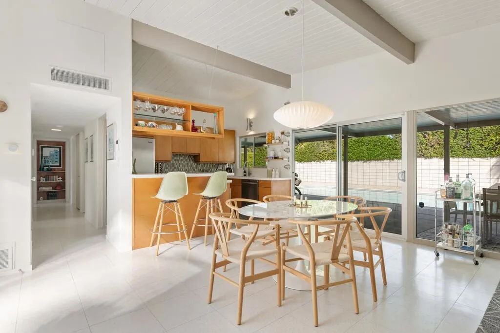 282 N Orchid Tree Lane, Palm Springs, California 92262 home-pic-10
