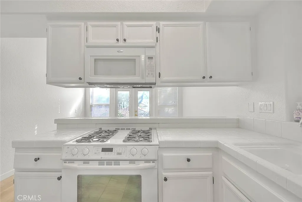 10211 Corkwood Court, Rancho Cucamonga, California 91737 home-pic-17