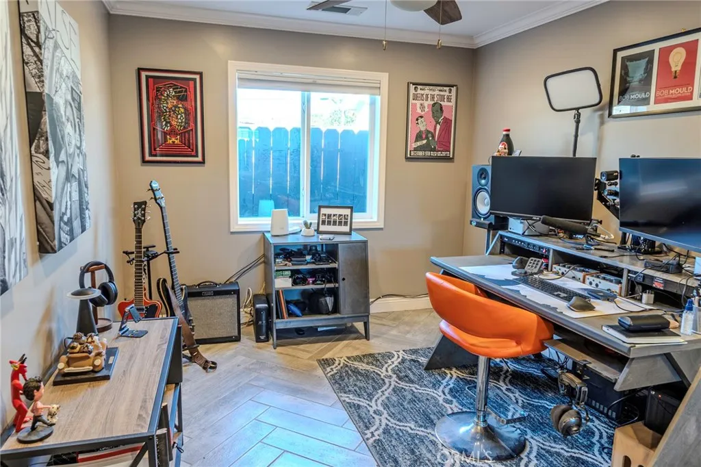 6841 E Bacarro, Long Beach, California 90815 home-pic-35