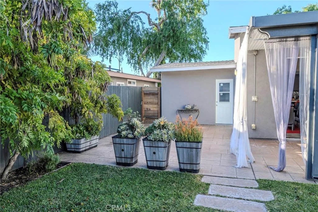 6841 E Bacarro, Long Beach, California 90815 home-pic-20