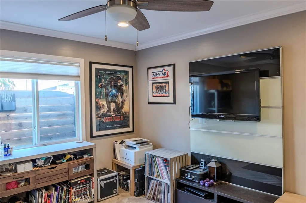 6841 E Bacarro, Long Beach, California 90815 home-pic-33