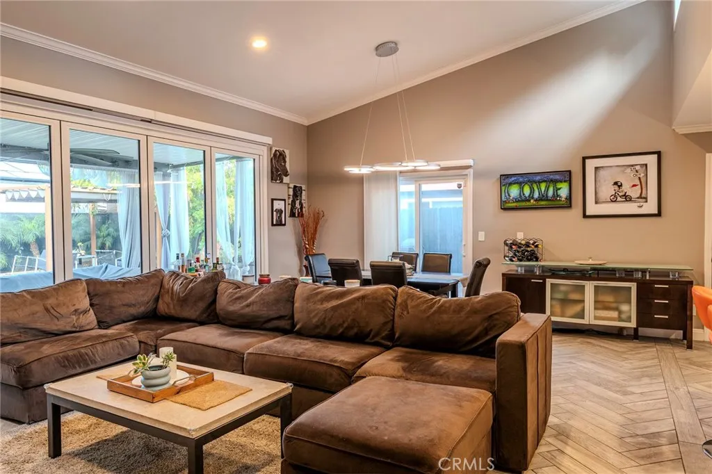 6841 E Bacarro, Long Beach, California 90815 home-pic-6