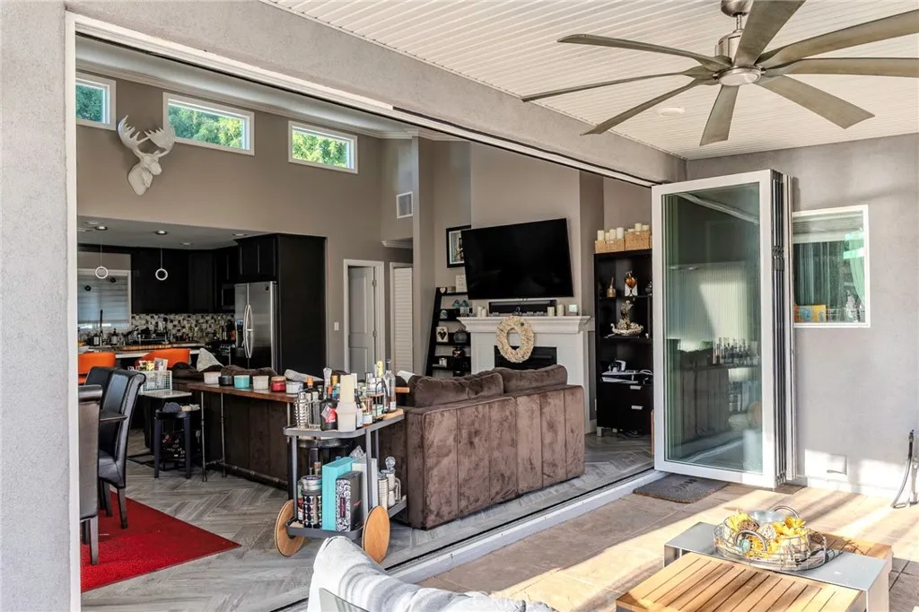 6841 E Bacarro, Long Beach, California 90815 home-pic-16