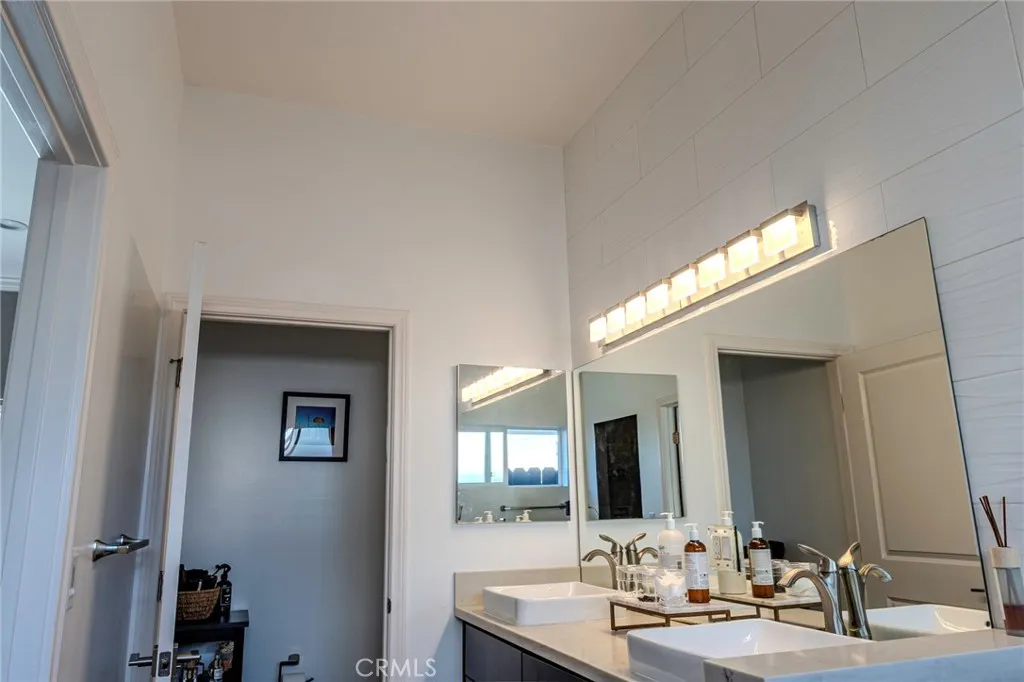 6841 E Bacarro, Long Beach, California 90815 home-pic-49
