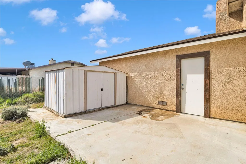 11591 Kiowa Road, Apple Valley, California 92308 home-pic-37