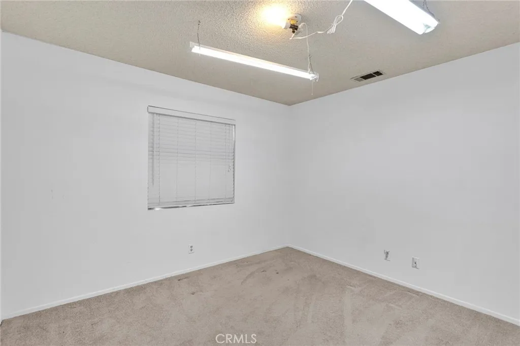11591 Kiowa Road, Apple Valley, California 92308 home-pic-22